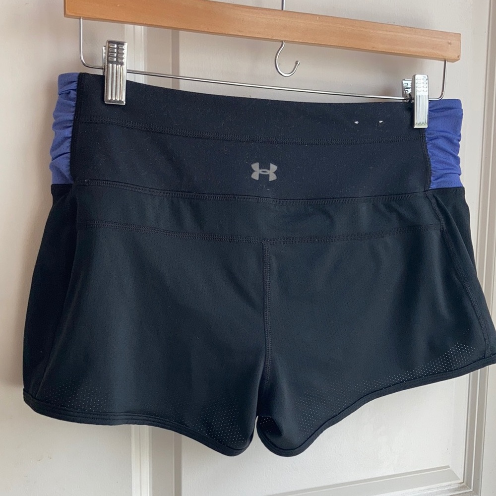 Under Armour lined workout shorts EUC